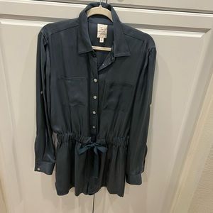 Super cool, short romper with pockets and belt